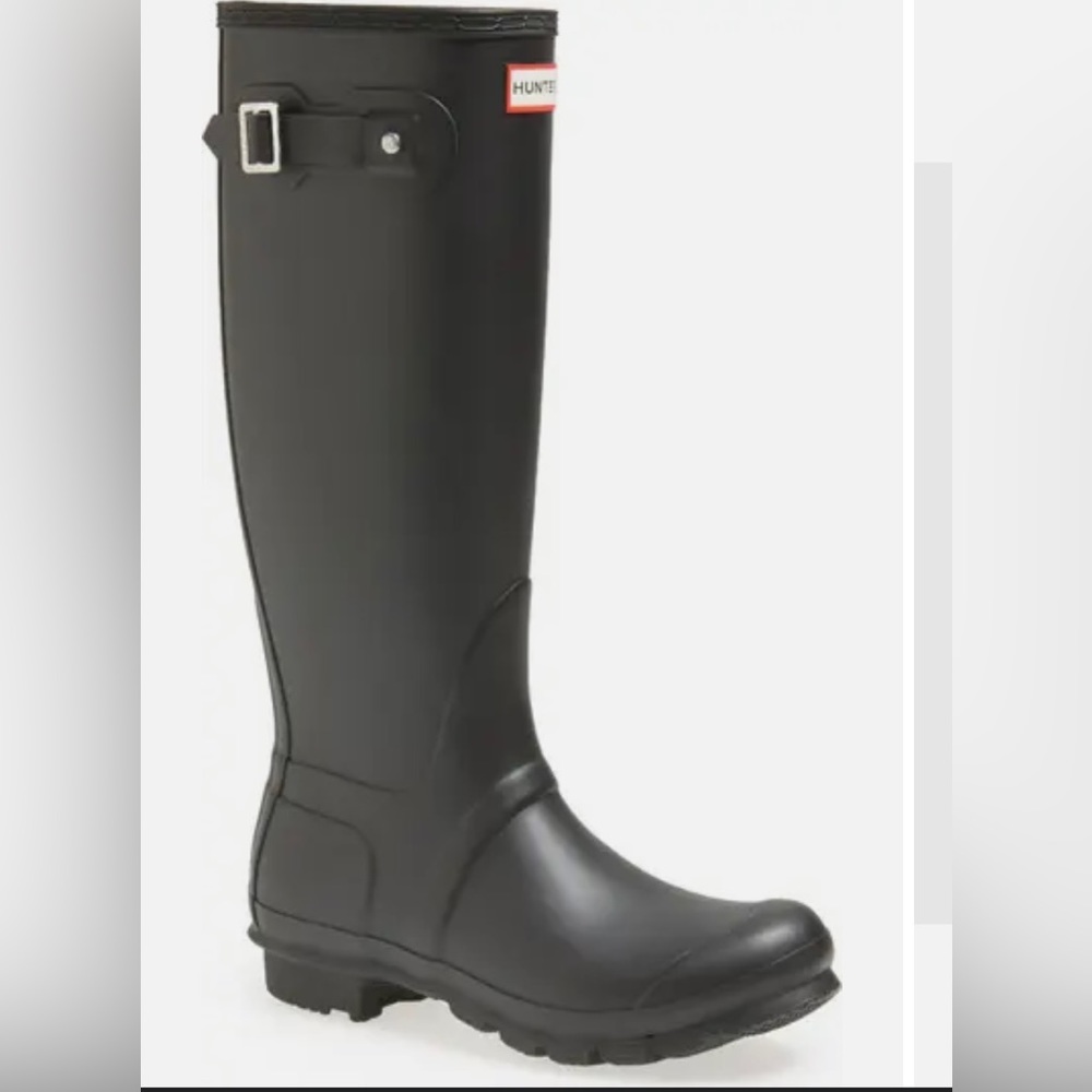 Matte black Hunter boots, size 9